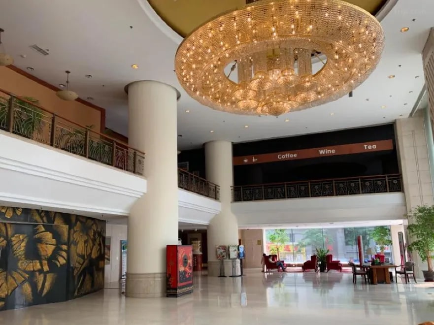 Central Plaza Hotel 2